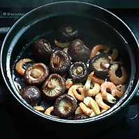 #钟于经典传统味# 香菇虾米焖鱼丸的做法图解6