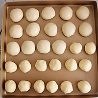 酥到掉渣的～蛋黄酥的做法图解8