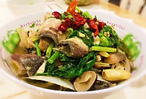麻辣鲜香菌蛋鱼的做法