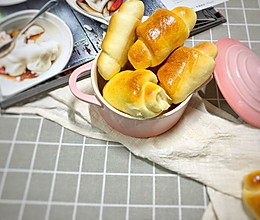 松软香甜的黄油面包卷--东菱烤箱&面包机食谱的做法