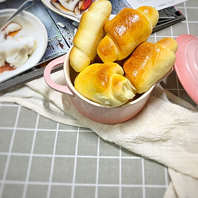 松软香甜的黄油面包卷--东菱烤箱&面包机食谱