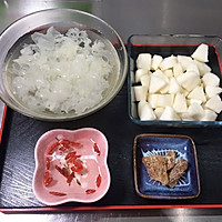 秋冬润燥：银耳雪梨汤的做法图解1