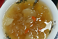银耳雪梨枸杞汤的做法