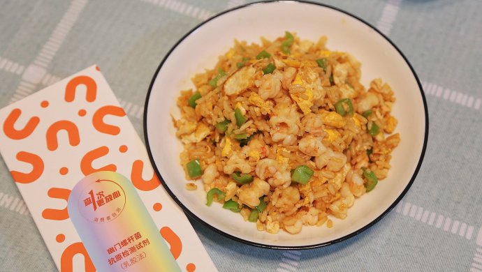 鸡蛋虾仁炒饭