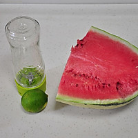 西瓜汁​#无果汁·不夏天#的做法图解1