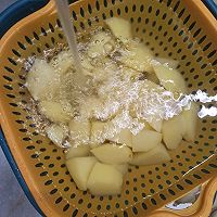 夜市小吃 嗦勒手指头的锅巴土豆的做法图解5