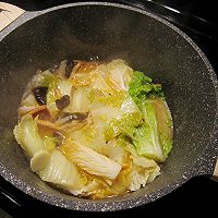 海鲜白菜煲的做法图解7