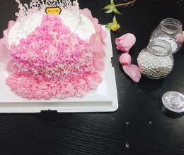 情人节【专属】女王礼服蛋糕裱花的做法
