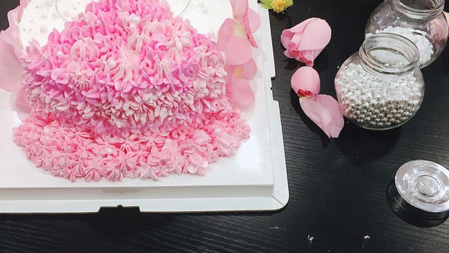 情人节【专属】女王礼服蛋糕裱花的做法