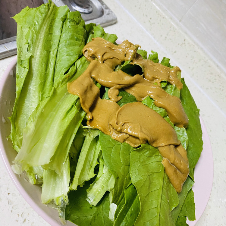 凉拌油麦菜的做法