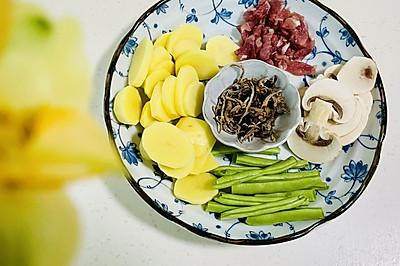 夏季的轻食蔬菜四季豆炒土豆