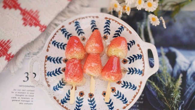 孩子们的小零食——草莓糖葫芦的做法