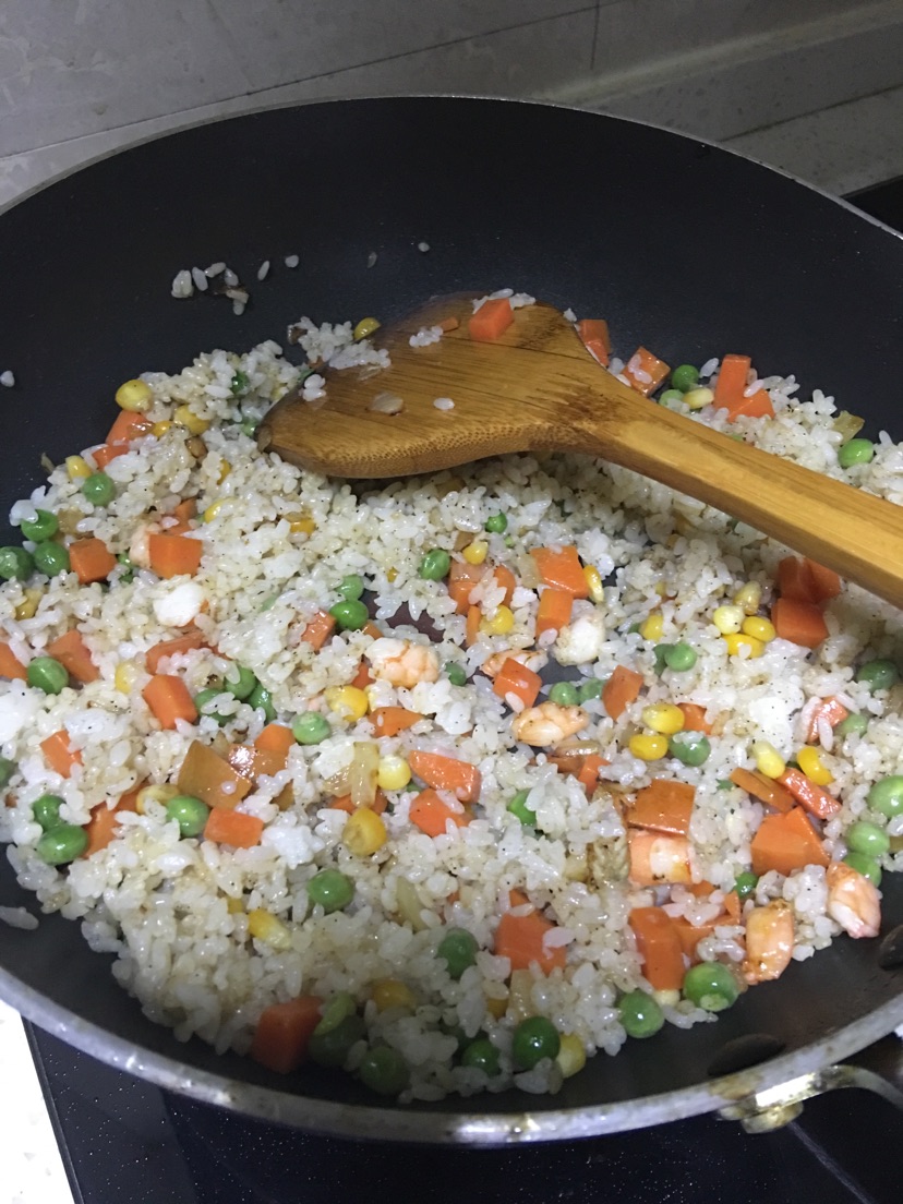『蛋包饭』变着花样吃饭饭的做法图解2