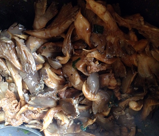 羊肉煸蘑菇的做法图解3