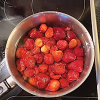 Jordgubbar kräm 草莓羹的做法图解2