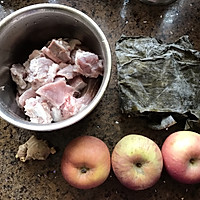苹果海带煲排骨汤的做法图解1