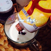 #雀巢鹰唛炼奶#巧克力酸奶的做法图解2