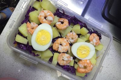 健身食谱--虾仁蔬菜沙拉