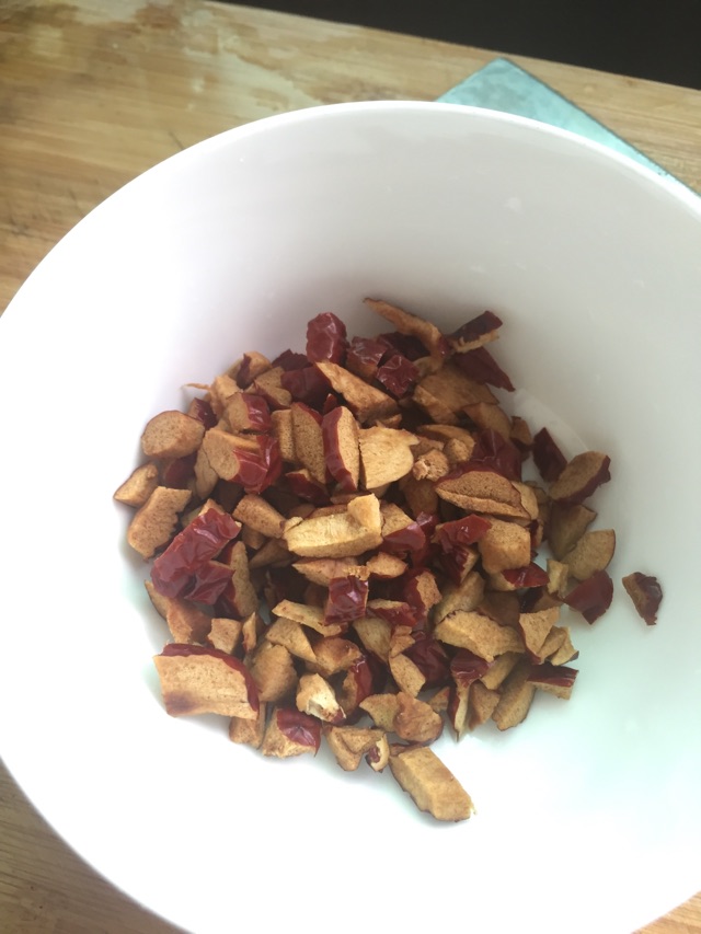 电饭煲版蜂蜜红枣蛋糕。的做法图解2