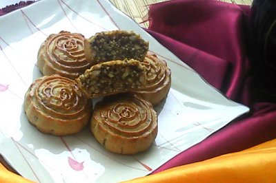 果仁玫瑰月饼