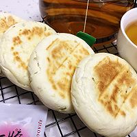 #换着花样吃早餐#茴香发面饼的做法图解9