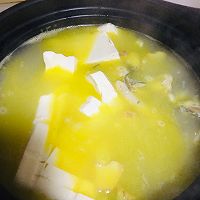 #冬季滋补花样吃法#鲜香味美昂刺鱼豆腐汤的做法图解5