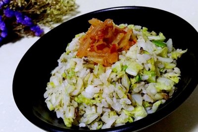 自己做的白（黑）菜（暗）炒（料）饭（理），哭着也要吃完