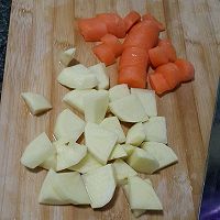 咖喱土豆——周小姐便当之一的做法图解2