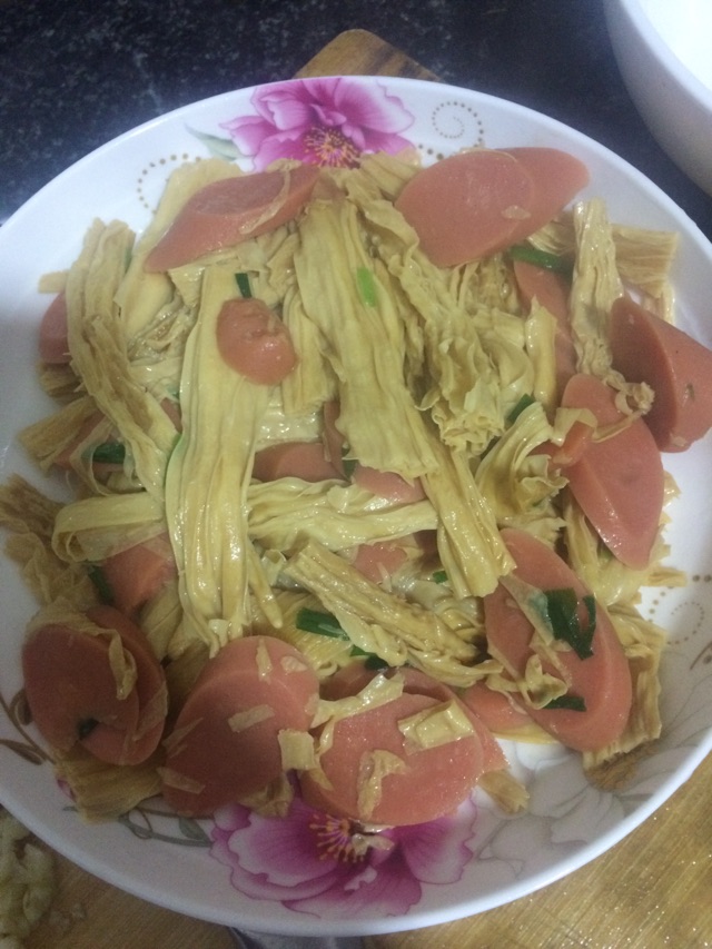 火腿炒腐竹的做法图解7