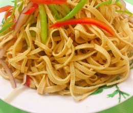 超级美味的凉拌豆腐皮的做法