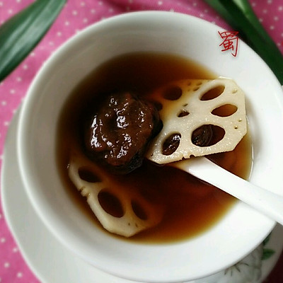 罗汉果蜂蜜莲藕汤