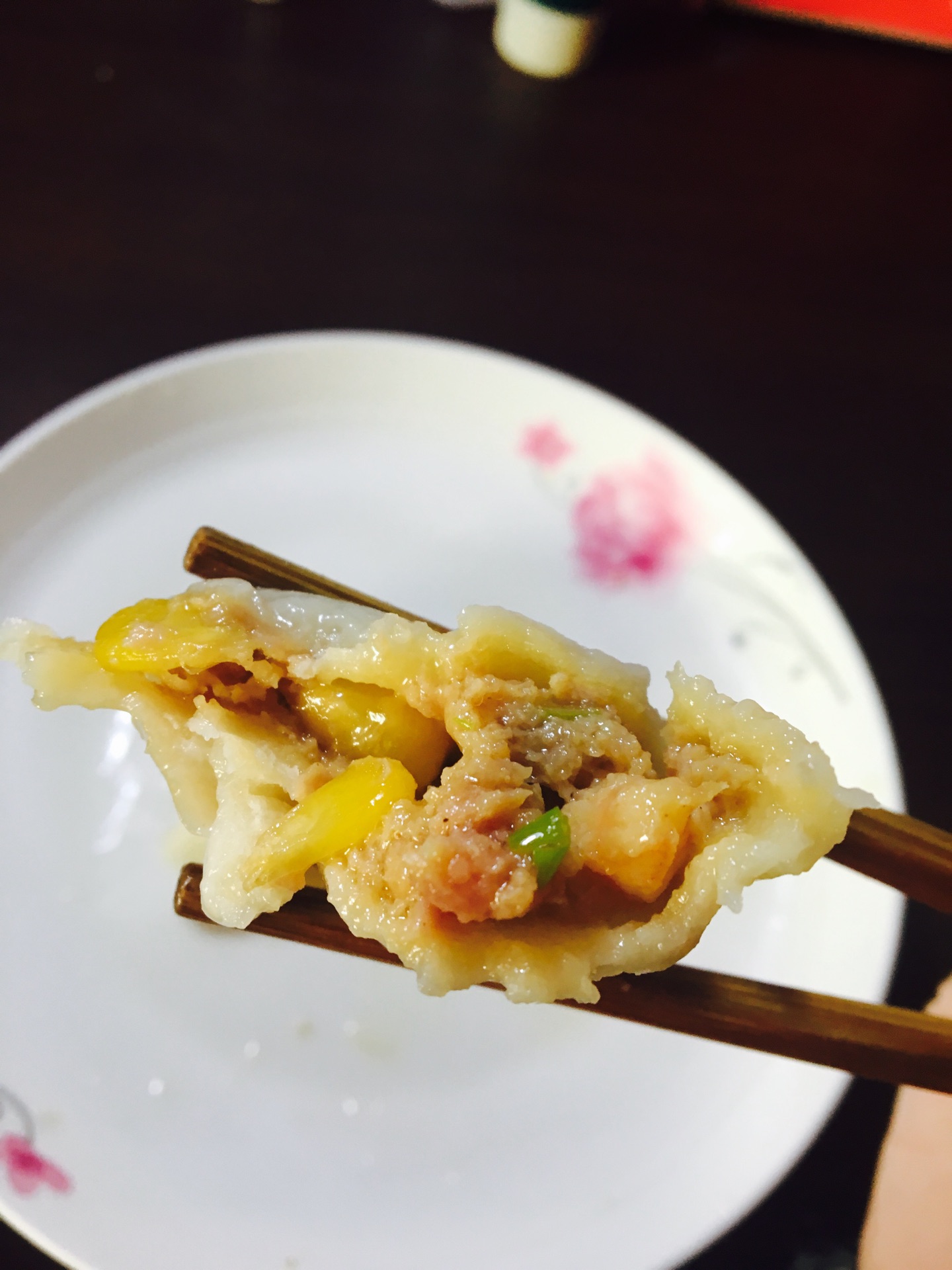 玉米虾仁饺子馅图片