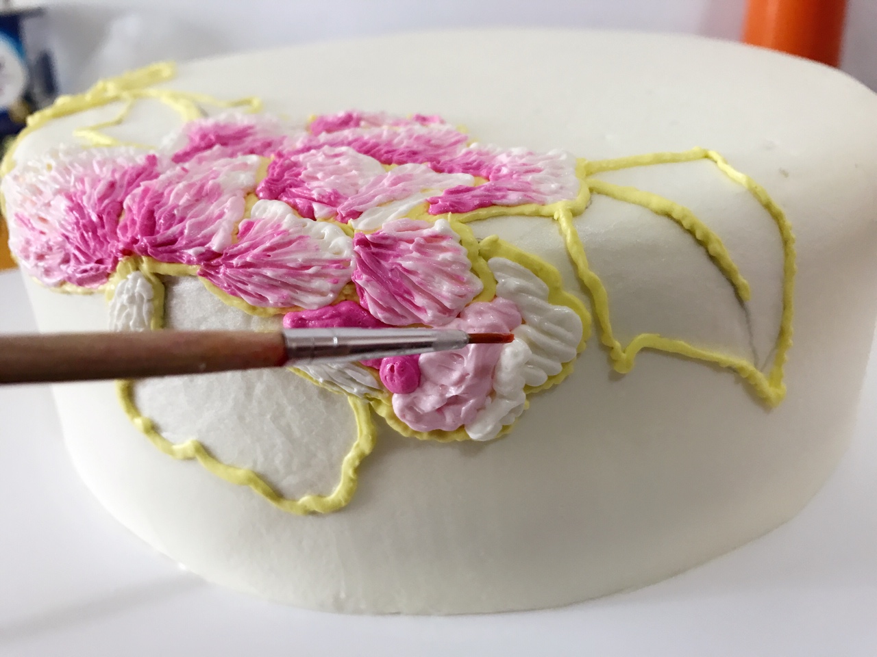 奶油霜刺绣花朵怎么做_奶油霜刺绣花朵的做法_豆果美食