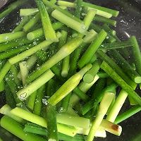香辣蒜苔的做法图解4