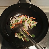 鸡肉蘑菇风味意面的做法图解3
