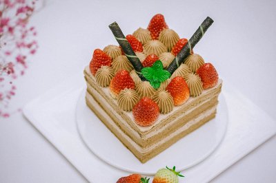 草莓巧克力香缇奶油生日蛋糕
