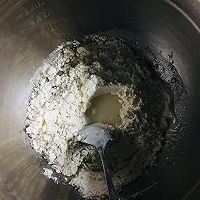 蛋黄酥的做法图解1