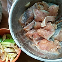 麻辣水煮酸菜鱼#回到家香味（陕）#的做法图解2