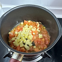 #鸡汁入家宴 感恩正当“食”#西红柿土豆火腿肠烩饭的做法图解4