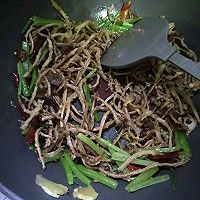 干煸茶树菇的做法图解7