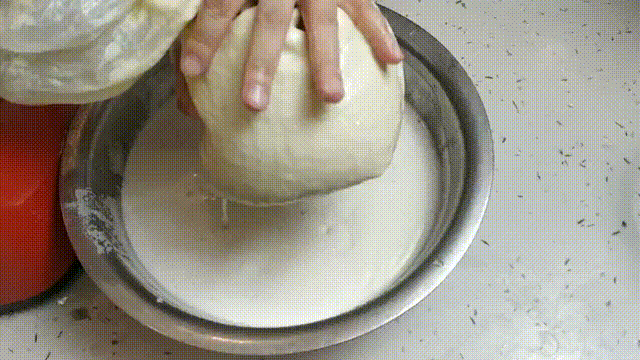 石磨卤水豆腐做法步骤的做法图解3