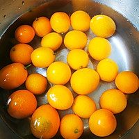 桔香清美味之糖渍金桔的做法图解1