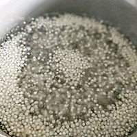 天气这么热，来一杯水果西米果冻#童年不同样，美食有花样#的做法图解3