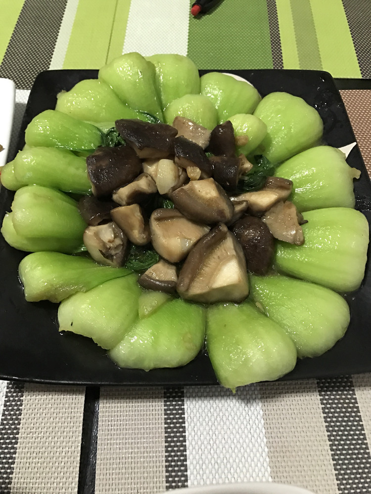 香菇扒油菜的做法