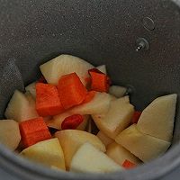 胡萝卜苹果汁的做法图解3