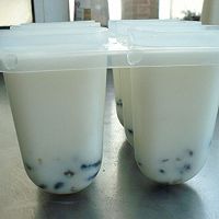 【蒙牛 嗨milk羽泉精选牧场牛奶】蜜豆牛奶冰棒的做法图解6