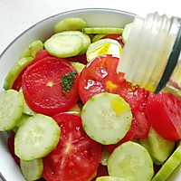 黄瓜西红柿沙拉的做法图解7