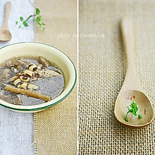 五指毛桃眉豆鸡脚汤