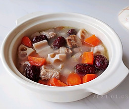 莲藕红姜排骨汤的做法