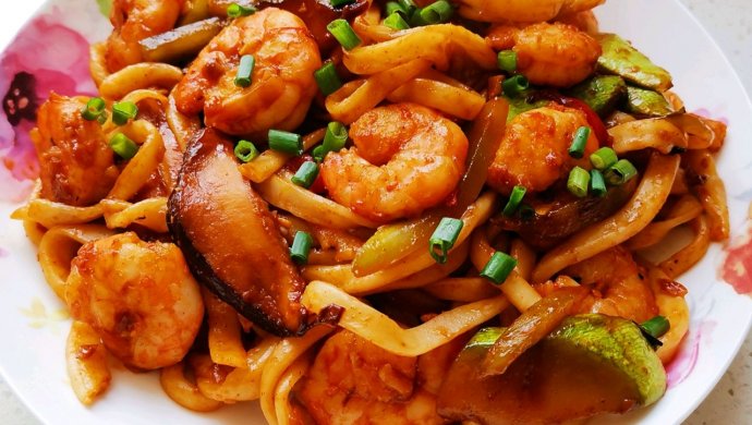 大个虾仁的海鲜炒面